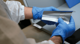 Лаки, наносимые и отверждаемые УФ-излучением непосредственно на объекте