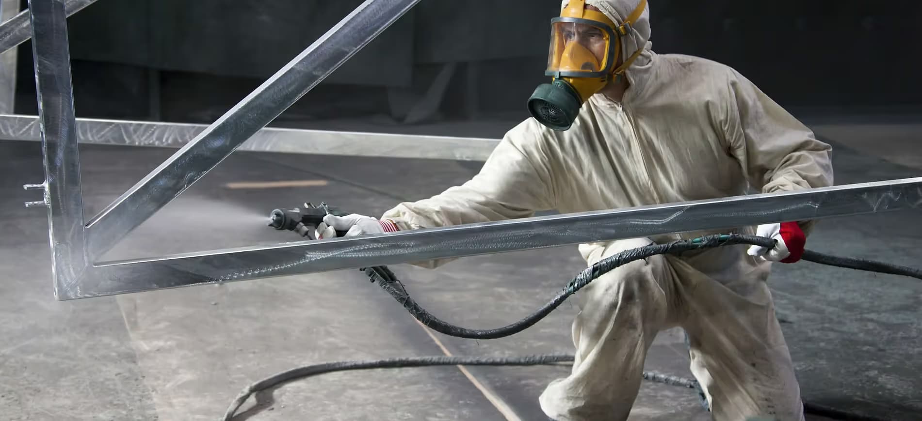 Средства огнезащиты для стальных конструкций: актуальные вопросы при их применении, оценка технико-эксплуатационных характеристик