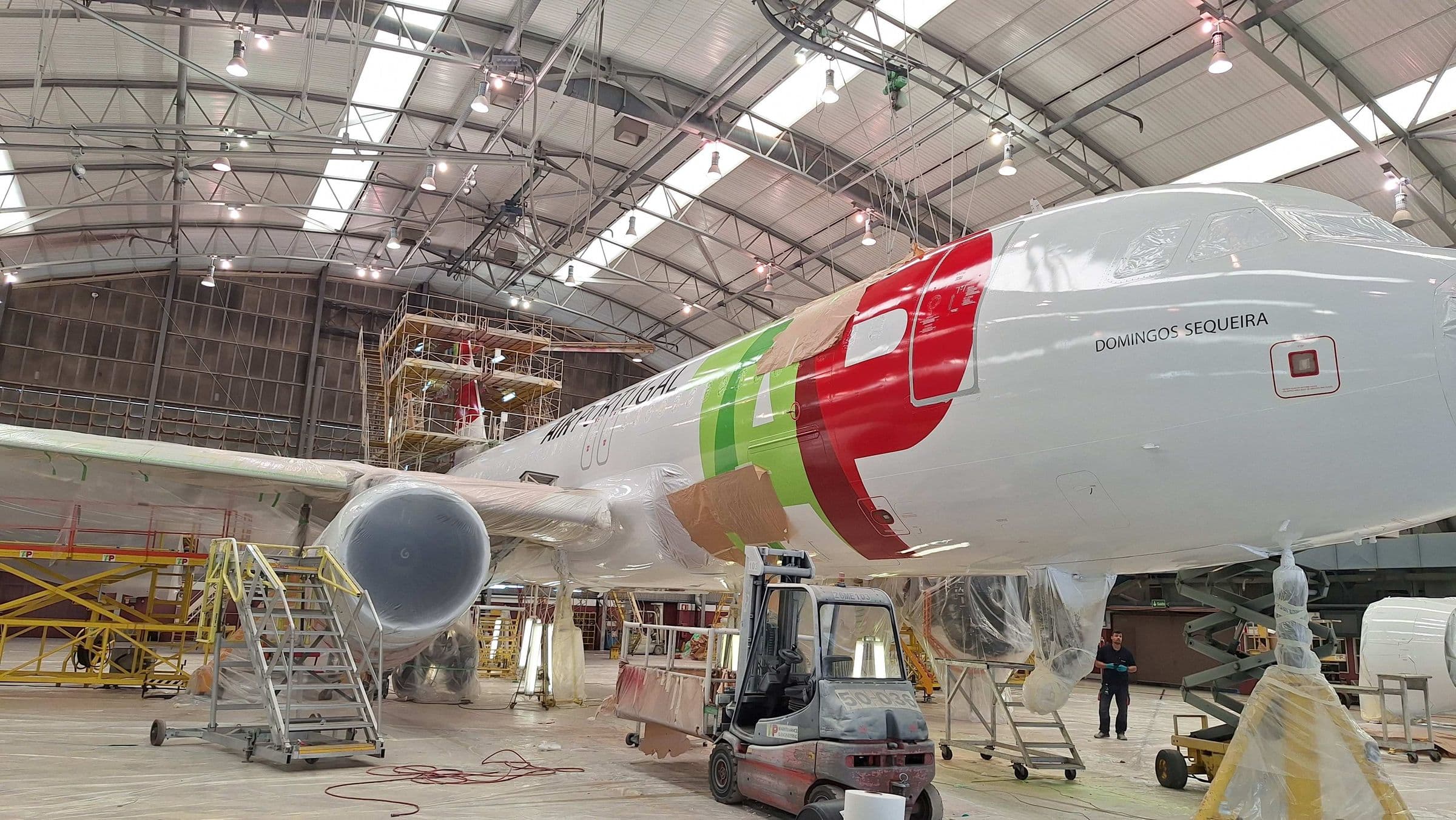 AkzoNobel и TAP Air Portugal испытали базовое покрытие, снижающее массу самолёта на 26 кг