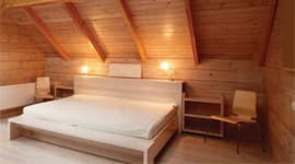 Окрашивание вертикальных деревянных конструкций: простота и долговечность